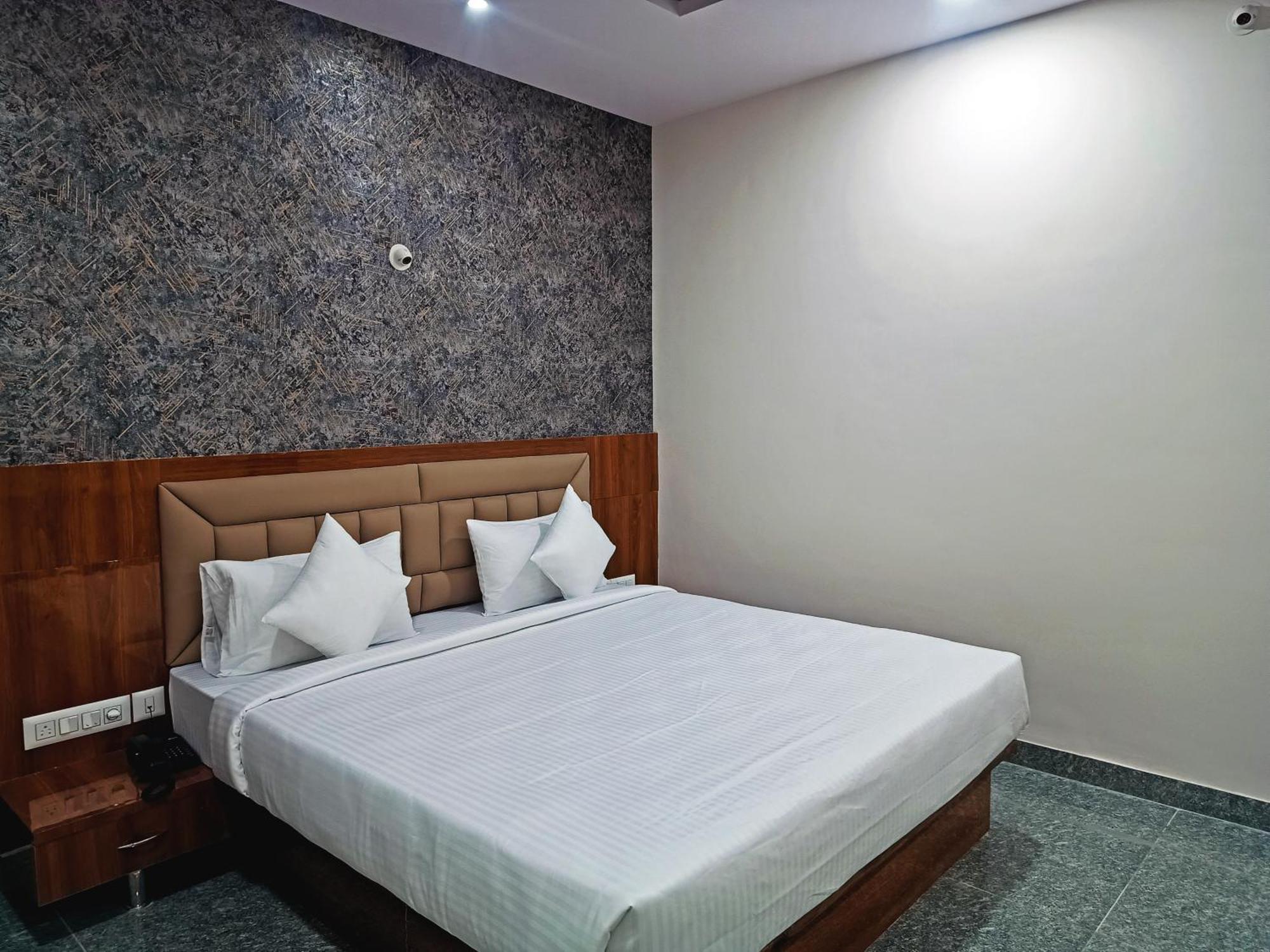 Hotel Achhu Palace Μπανγκαλόρ Εξωτερικό φωτογραφία