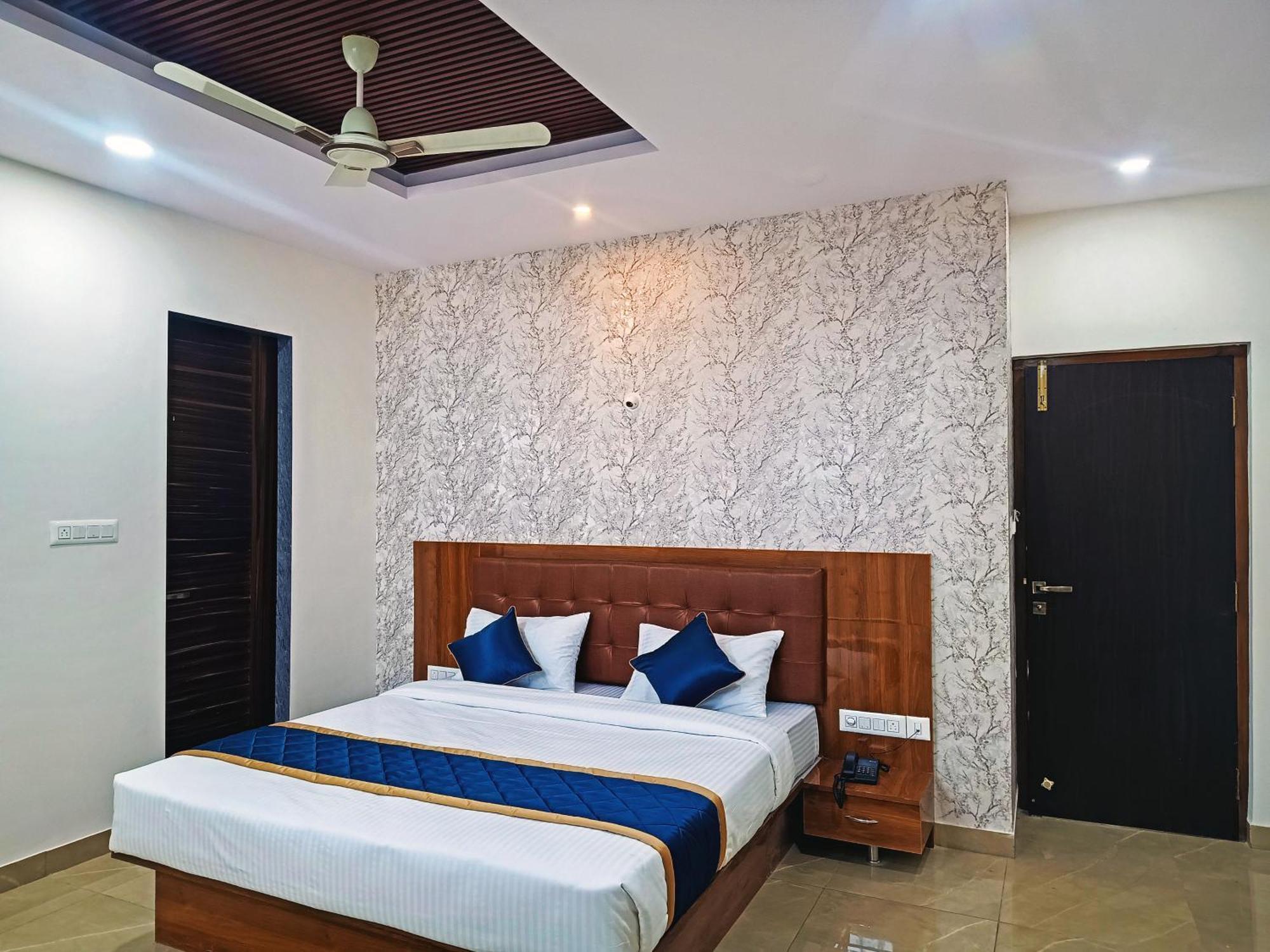 Hotel Achhu Palace Μπανγκαλόρ Εξωτερικό φωτογραφία