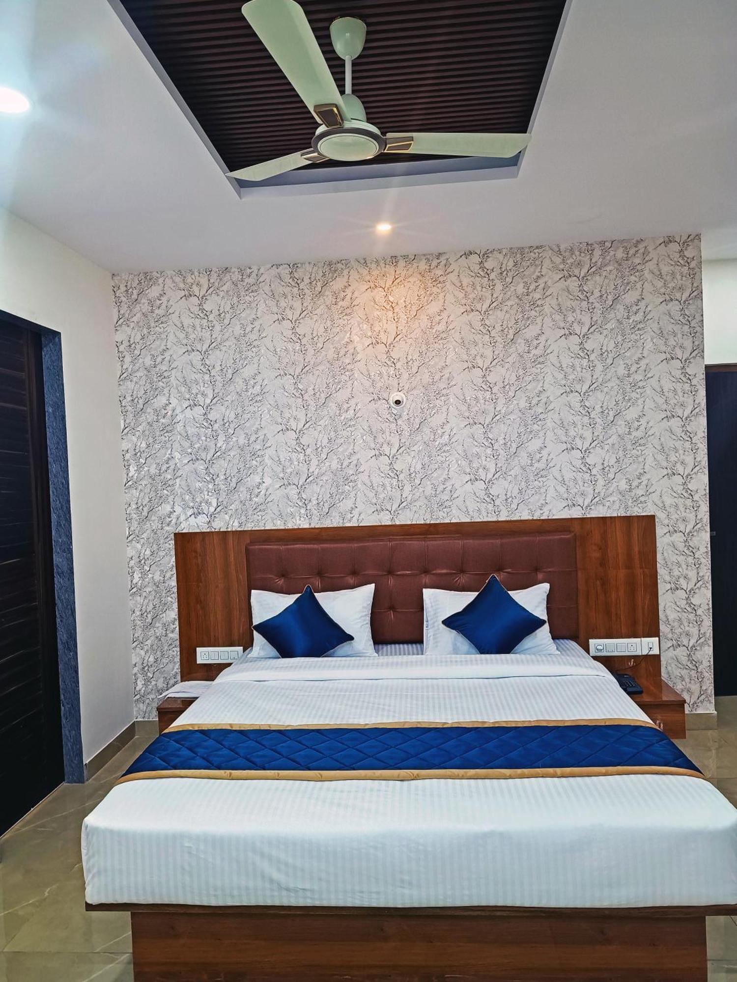 Hotel Achhu Palace Μπανγκαλόρ Εξωτερικό φωτογραφία