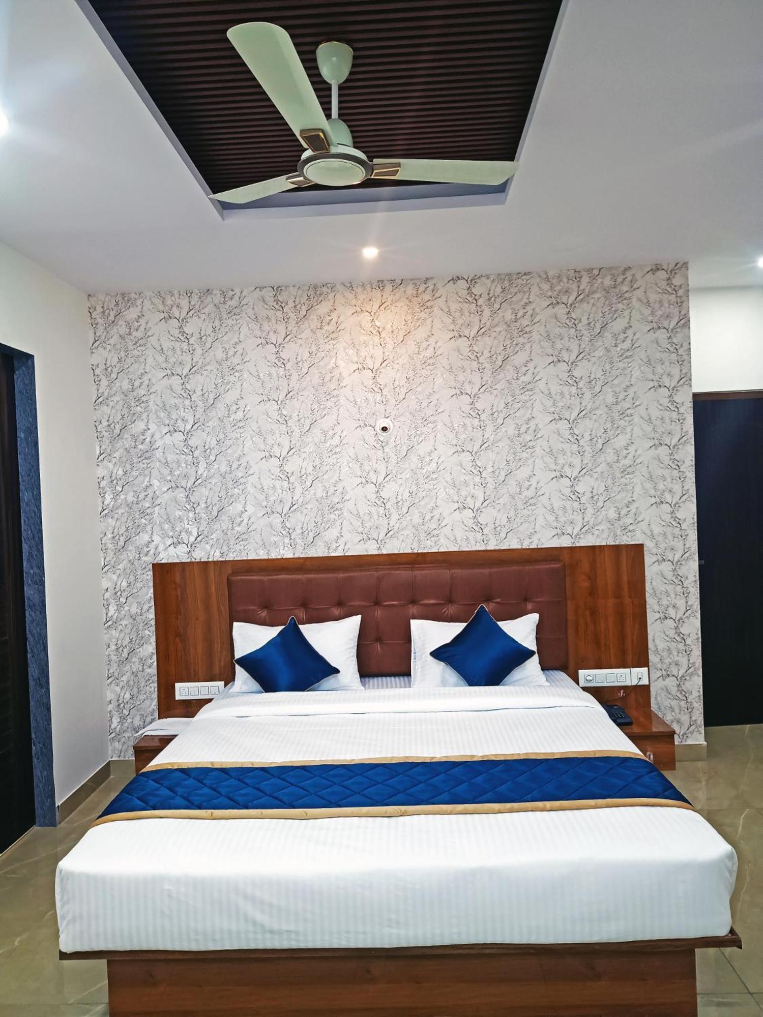 Hotel Achhu Palace Μπανγκαλόρ Εξωτερικό φωτογραφία